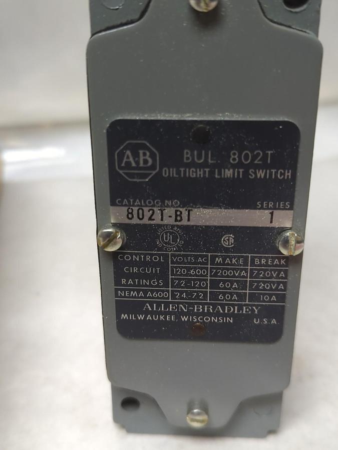 ALLEN-BRADLEY,802T-BT,OILTIGHT LIMIT SWITCH TOP PUSH ROD SPRING RETURN NOS
