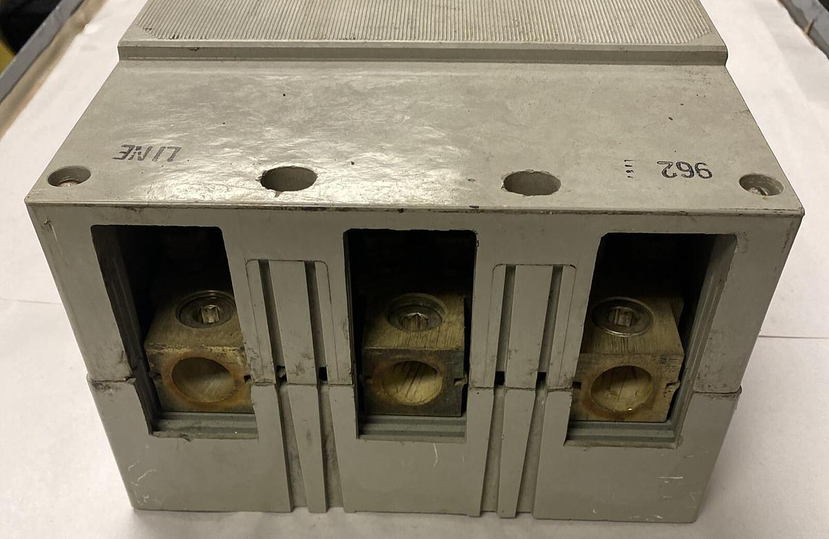 Used ITE,HM3-F800,800A CIRCUIT BREAKER W/ 500A Trip Unit