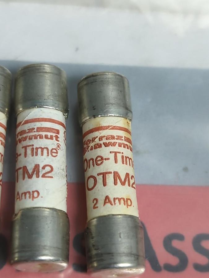 FERRAZ SHAWMUT,OTM2,ONE-TIME FUSE LOT OF 4 PCS NOS