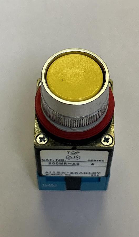 ALLEN BRADLEY,800MR-A9,YELLOW PUSH BUTTON NOS
