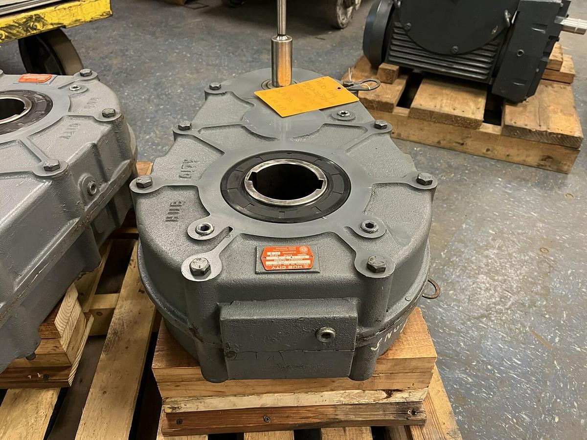 Used HUB CITY,21-2007534,MODEL 5S PARALLEL SHAFT DOUBLE REDUCTION DRIVE 10.36 3-7/16"