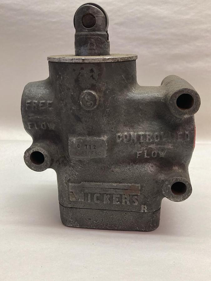 Used Vickers,C712 188CFSC,Flow Control Hydraulic Valve 3/4in Npt