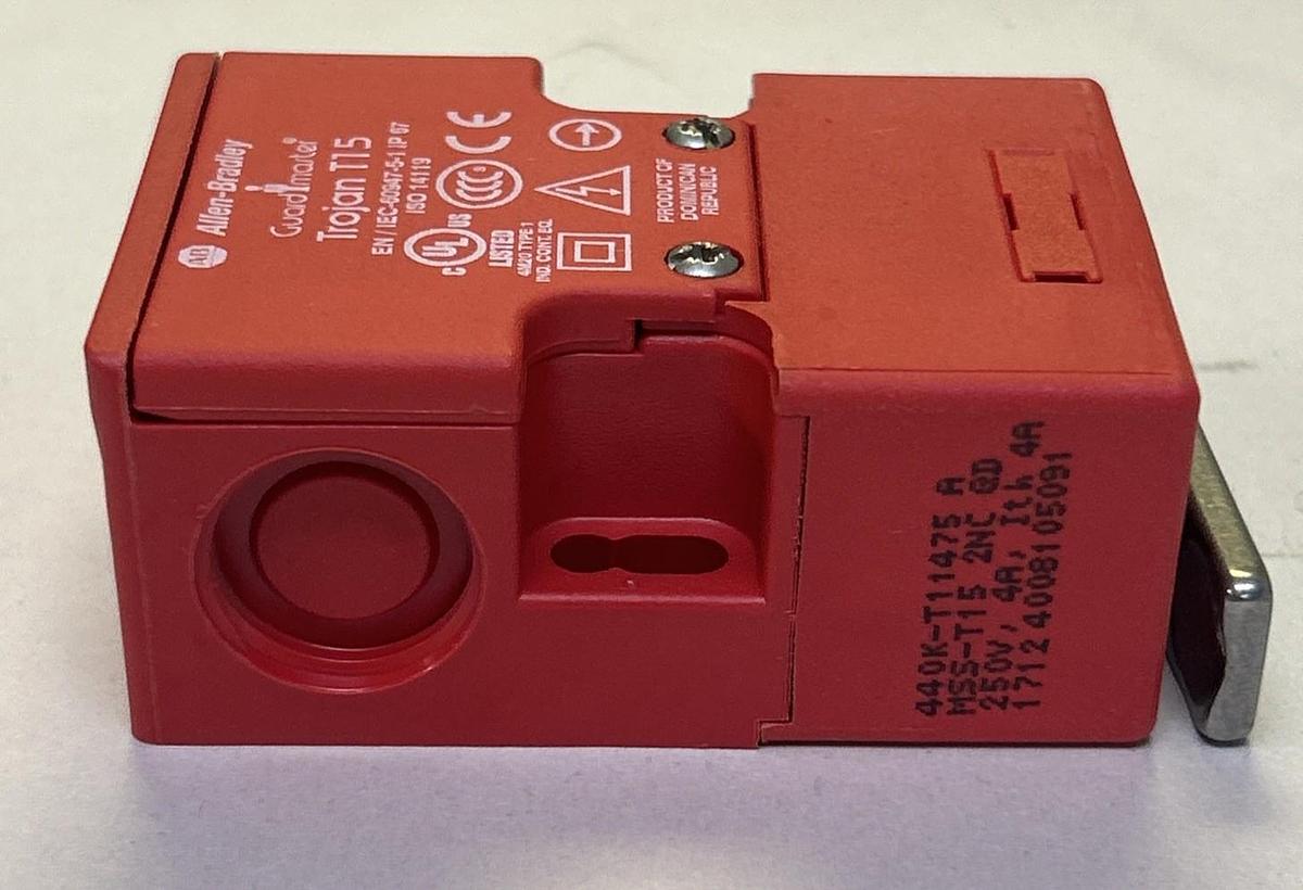 Used ALLEN BRADLEY,440K-T11475,INTERLOCK SWITCH