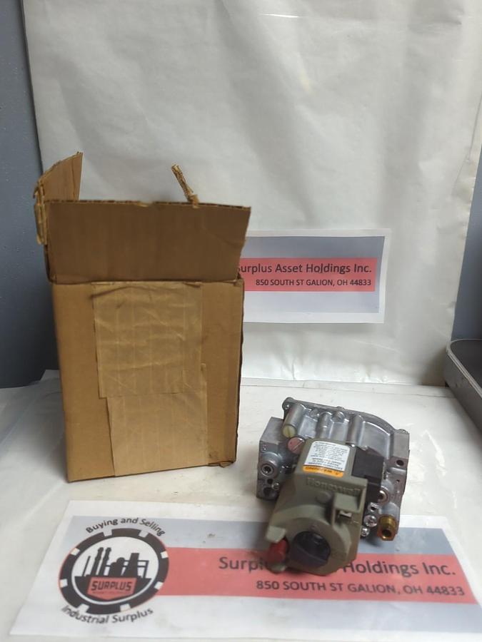 HONEYWELL,VR8200A2009,PILOT GAS VALVE 24V 80HZ 5A NOS
