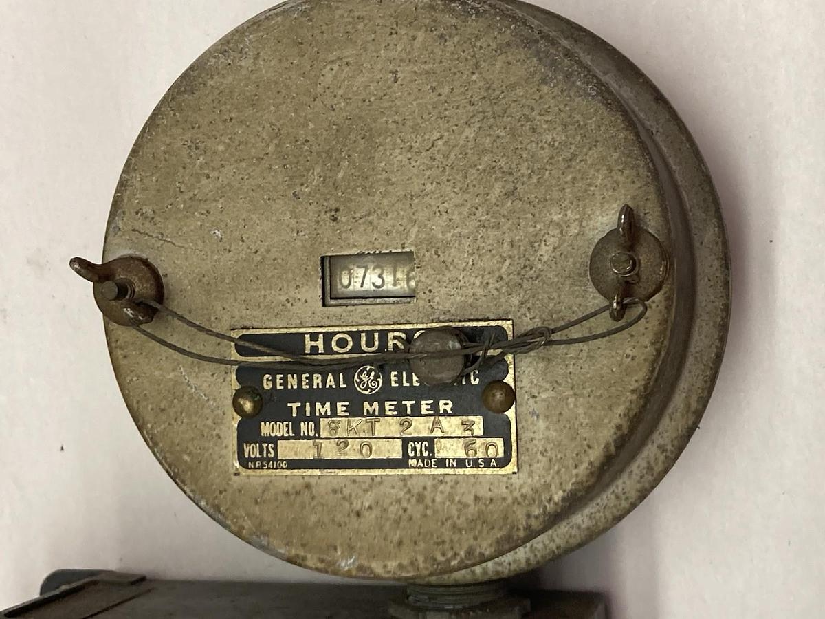 Used General Electric,9T51Y6424,Transformer 50/60Hz 0.025 kVa w/GE 8KT-2A3 Time Meter