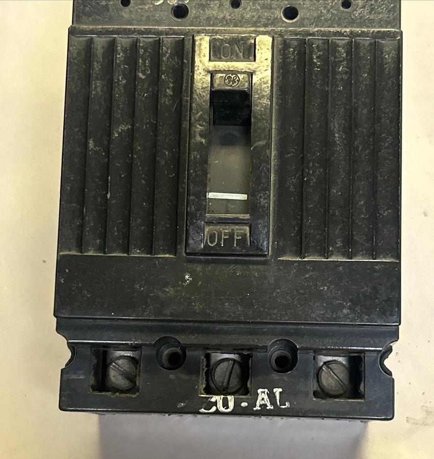 Used GENERAL ELECTRIC,TEF136070,CIRCUIT BREAKER 70A 600V 3P