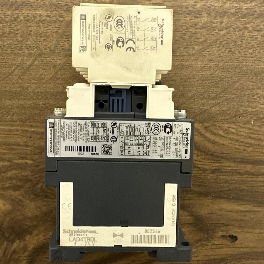 Used Schneider,LC1D186 BL,WLADN40 Aux Block