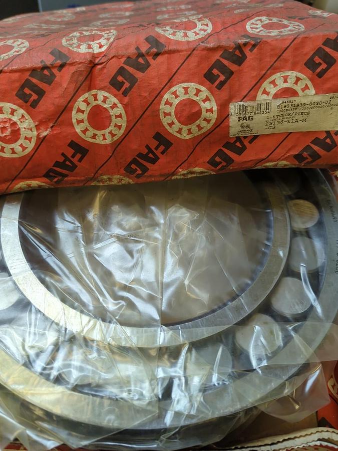 FAG,23136-E1A-M-C3,SPHERICAL ROLLER BEARING 180MM BORE NOS
