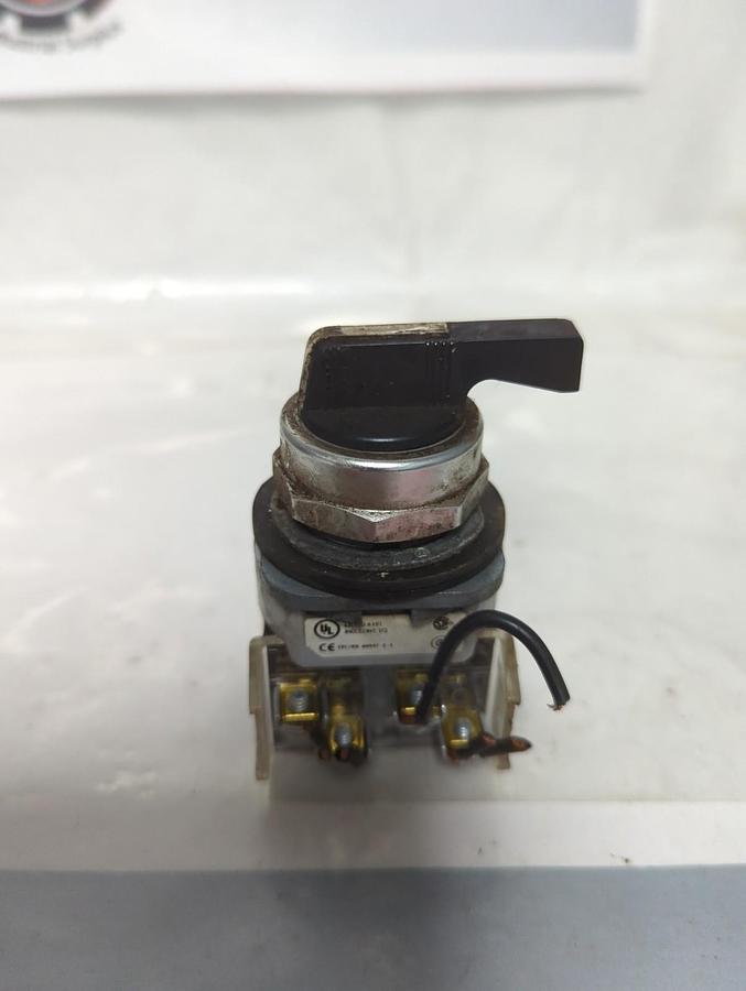 Used ALLEN BRADLEY,800T-J20A,SELECTOR SWITCH SERIES T PRE-OWNED