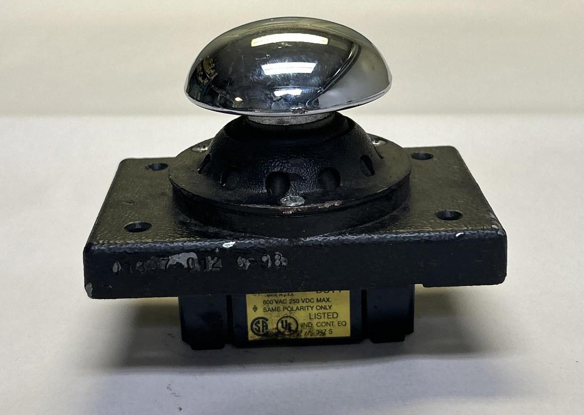 Used REES,347S,HEAVY DUTY PUSH BUTTON 600V 250VDC