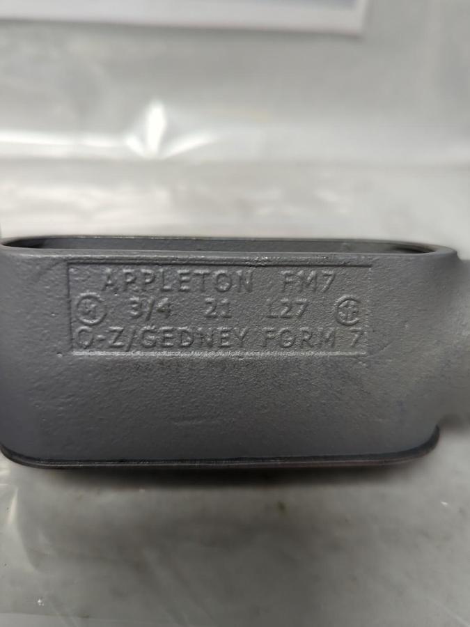 APPLETON,L27,FM7 CONDUIT BODY WITH COVER 3/4 INCH LOT OF 2 NOS