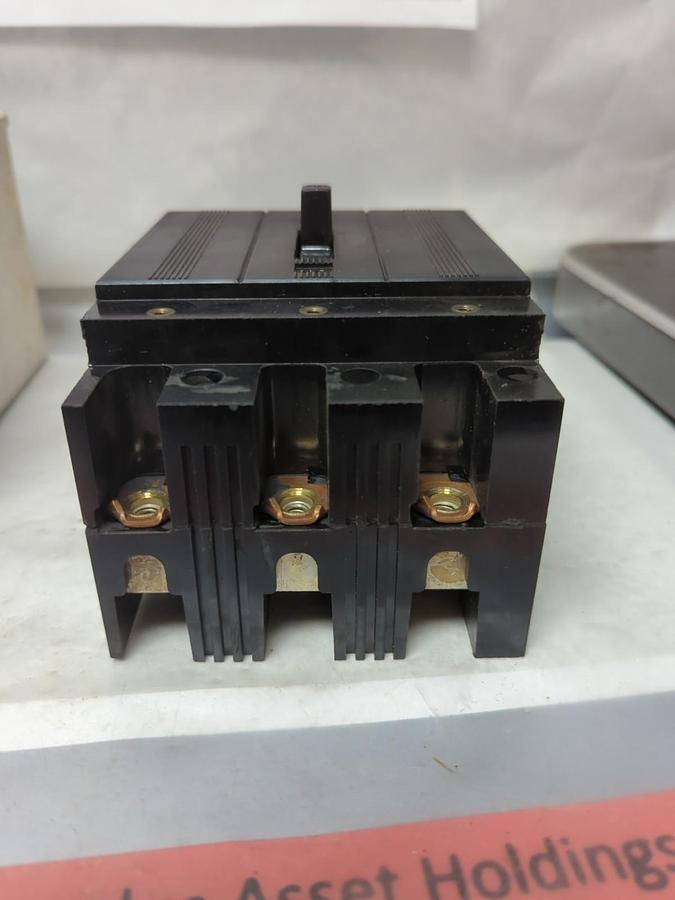 Used GENERAL ELECTRIC,TE32020,CIRCUIT BREAKER 3-POLE 20 AMP PRE-OWNED