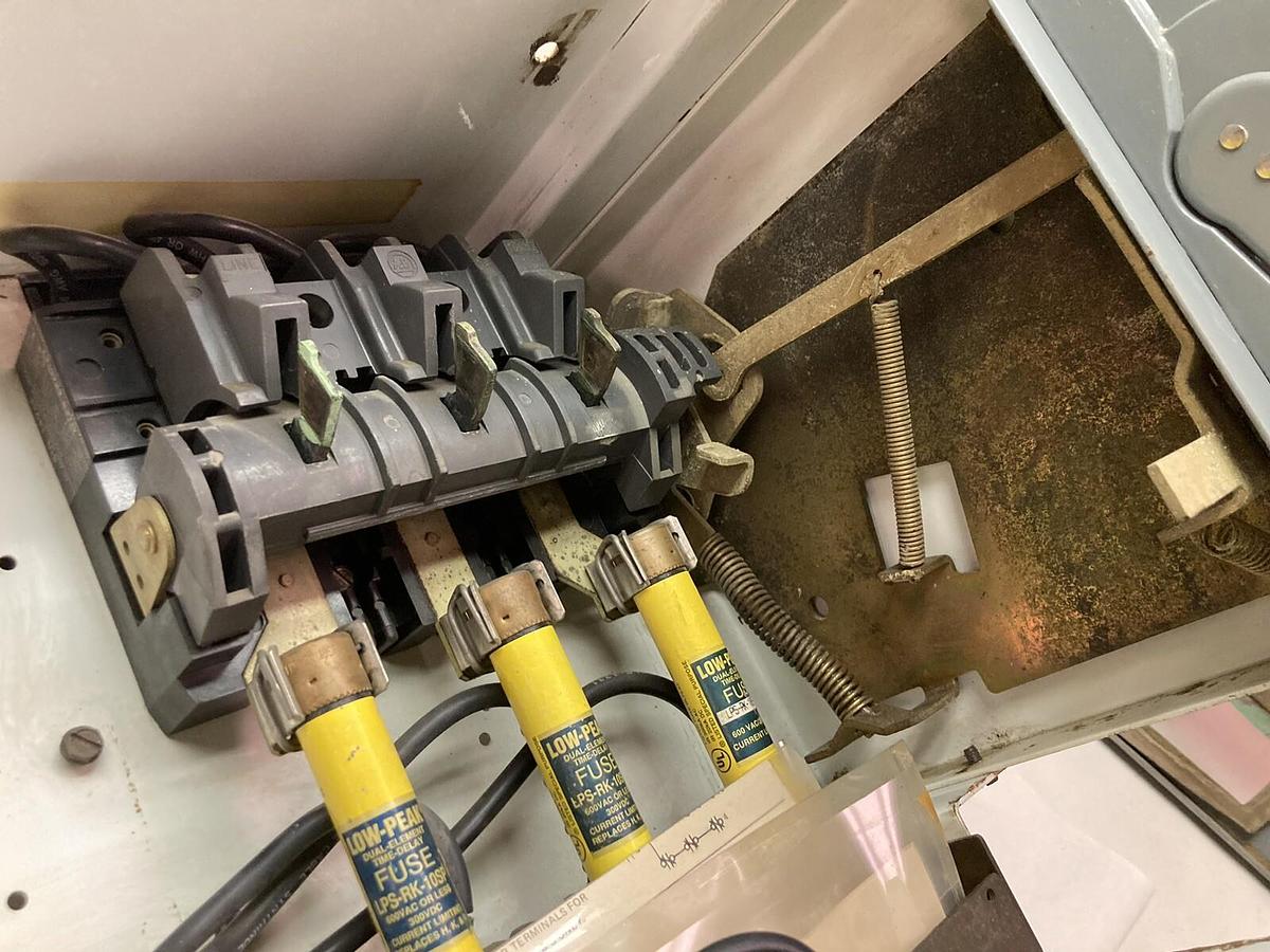 Used Allen-Bradley,2100 2112B,Disconnect Switch 30A