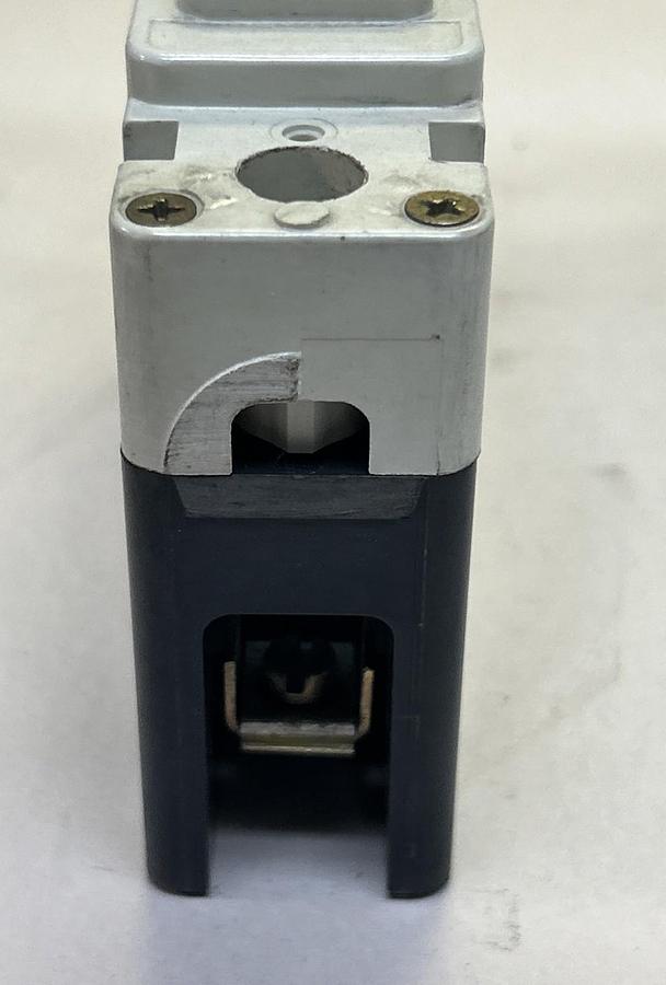 Used CUTLER-HAMMER,EHD1015L,CIRCUIT BREAKER 15A 277V 1P