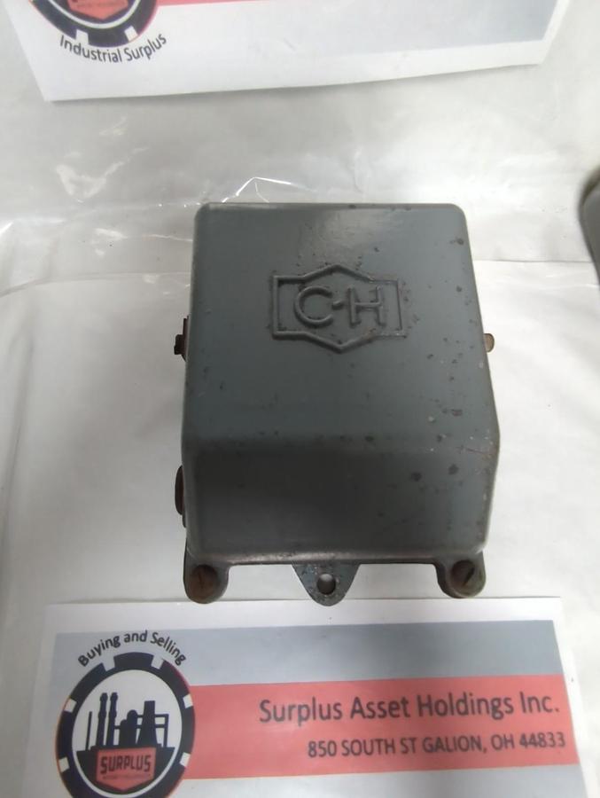 Used EATON CUTLER HAMMER,14977H12B,LIMIT SWITCH 600V MAX PRE-OWNED