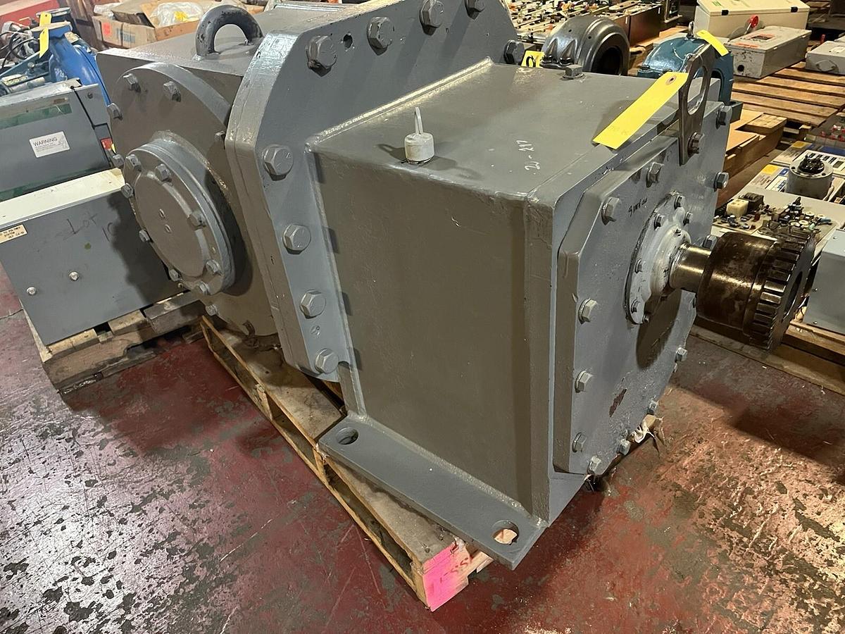 Used FALK,1090FCB3A,ENCLOSED GEAR DRIVE RATIO 21.03 125HP 1750RPM