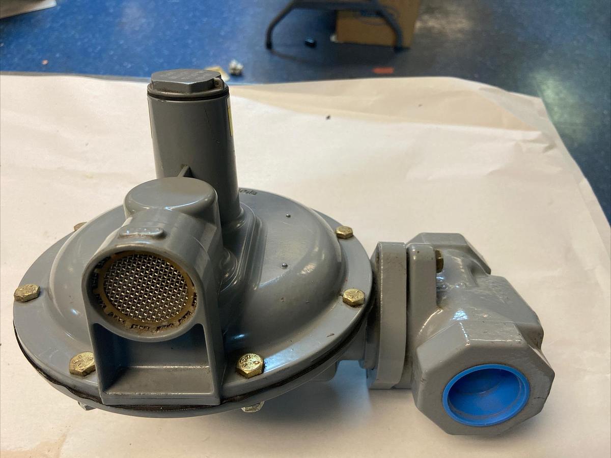 Fisher Controls,S301,Gas Valve Orifice 1/2 INCH Inlet and Outlet 1-1/2 INCH