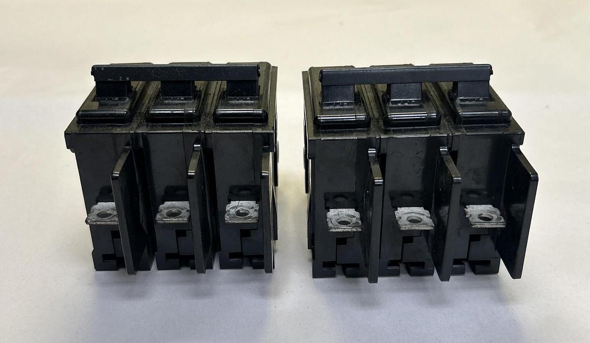 Used SIEMENS,BQ3B030,CIRCUIT BREAKER 30A 240V 3P LOT OF 2