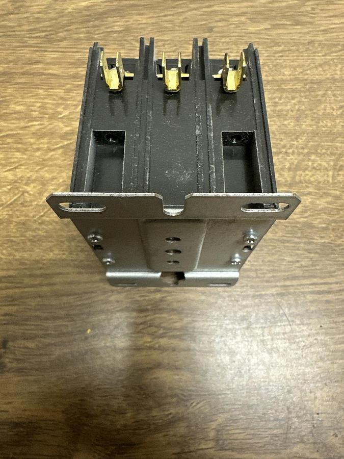 Square D,8910DPA33V07,Definite Purpose Magnetic Contactor