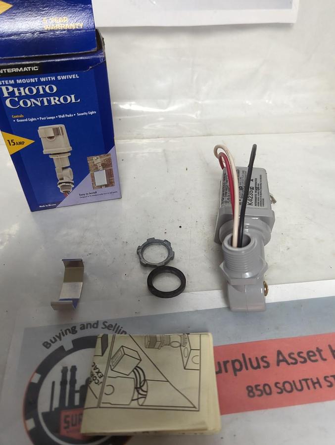 INTERMATIC,K4235,PHOTO CONTROL STEM MOUNT WITH SWIVEL NOS