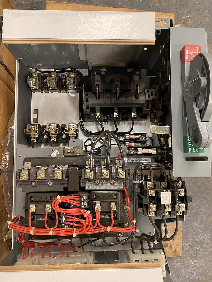 Allen-Bradley,2100,Centerline Reversing Starter 18 INCH MCC Bucket Sz 1 2106