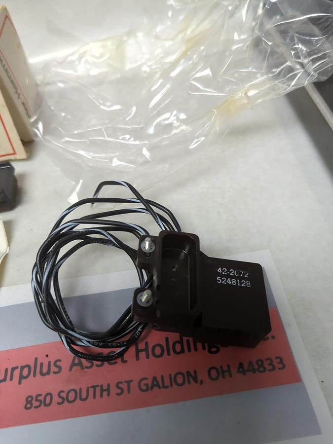 CUTLER-HAMMER,C400KG4A,COVER CONTROL KIT PILOT LIGHT 120V 60HZ NOS