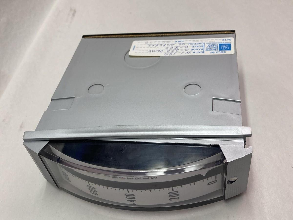 General Electric,YE/180,Vertical Panel Meter 0-800 DC Amps