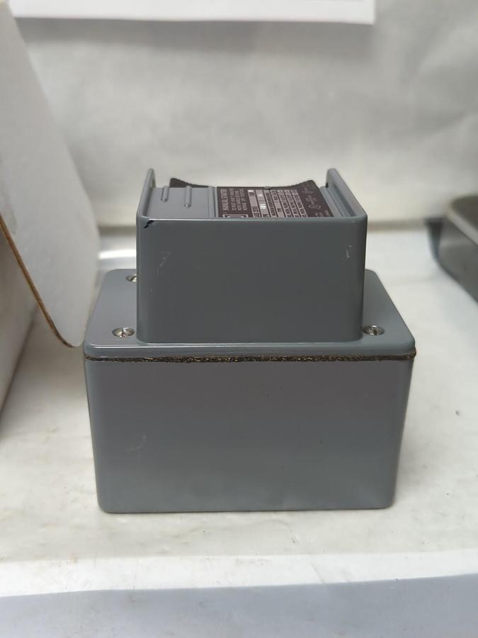 Used SQUARE D,CLASS 2510,TYPE FW1 MAUNUAL STARTER TYPE 4 ENCLOSURE WATERTIGHT USED