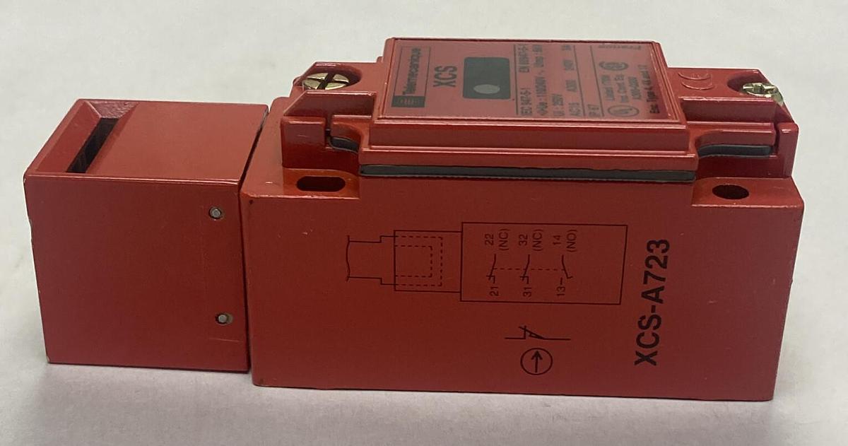 Telemecanique,XCS-A723,Safety Limit Switch NOS