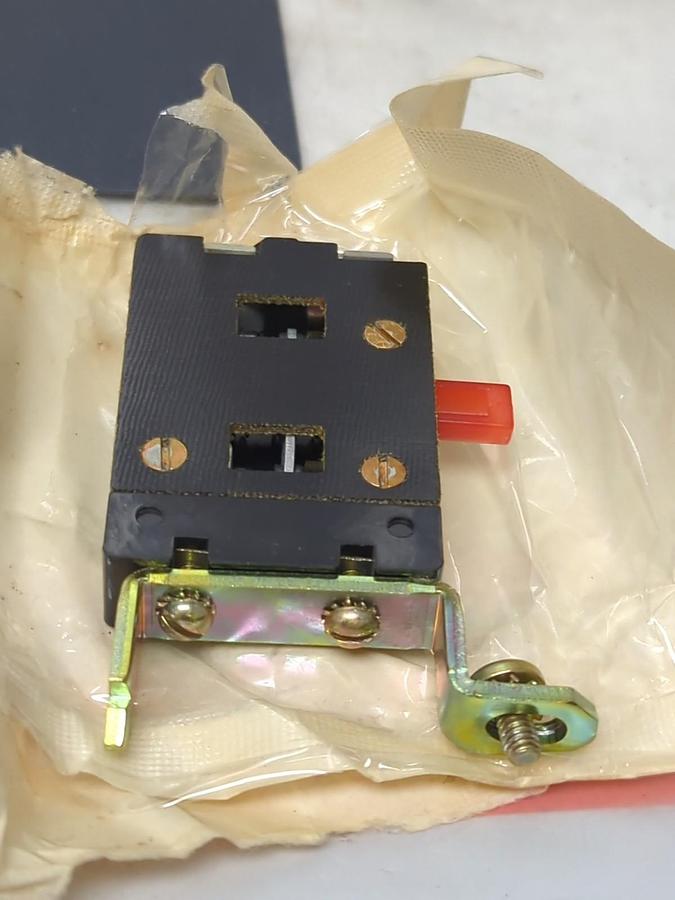 SQUARE D,9999BC-1,INTERLOCK FOR SIZE 0 TYPE B SER A SIZE 1 TYPE A & B NOS