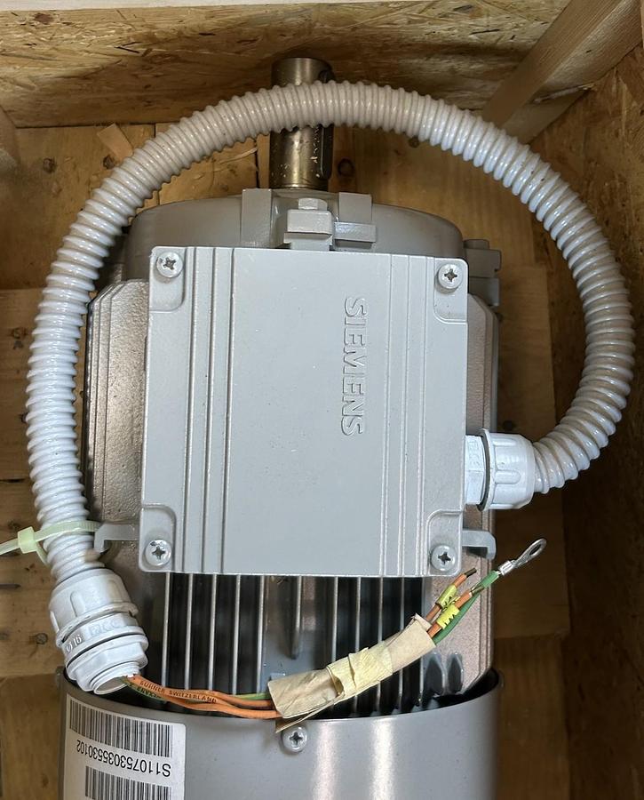 SIEMENS,1LA7106-2AA90-ZT00,MOTOR 3KW 4HP 400V 2900RPM
