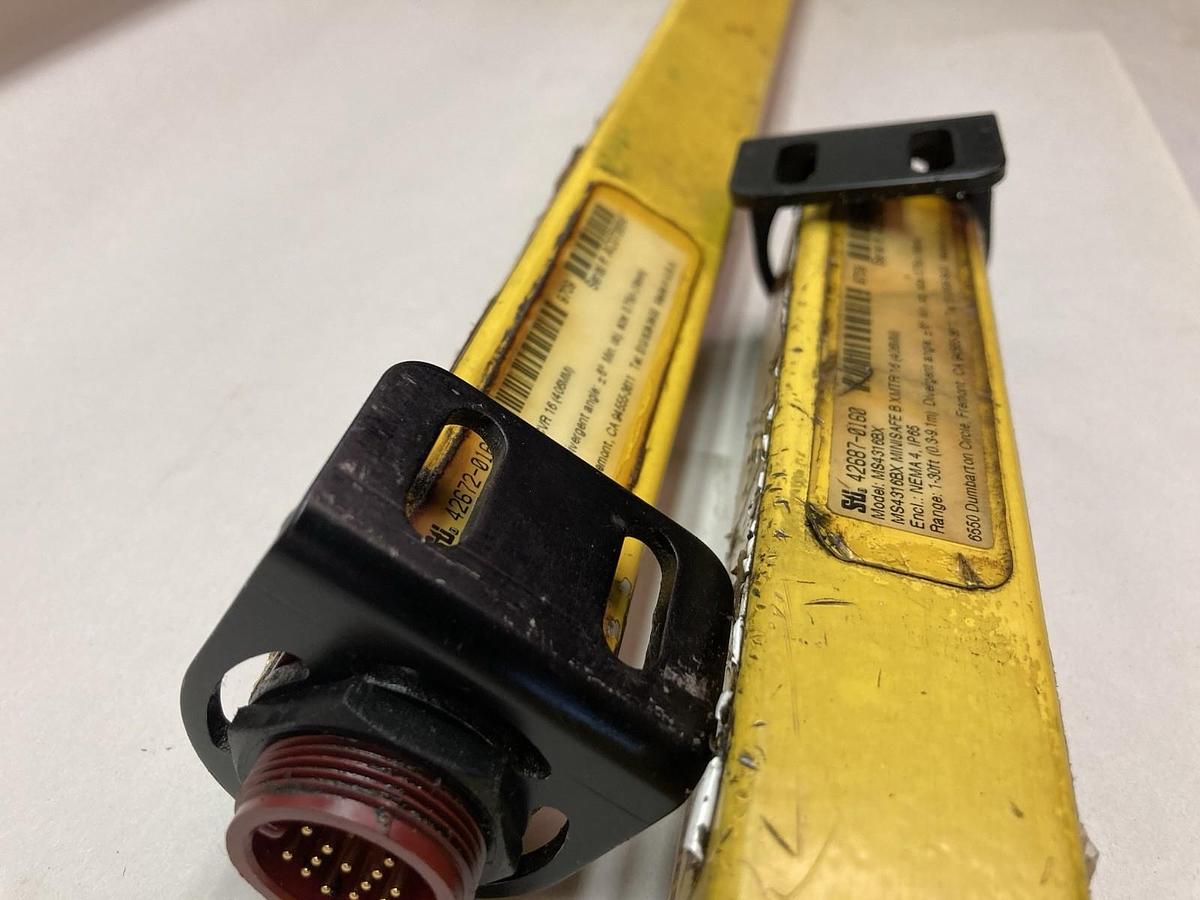 Used STI,MS4316BA & MS4316BX,MINISAFE B Light Curtain Emitter And Receiver Set