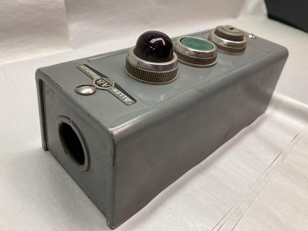 Used Allen-Bradley,800-3HZ,Ser L Enclosure