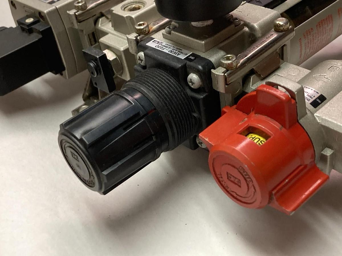 Used SMC,AW30-F03D,Filter Regulator w/SMC EAV3000-F03-5Y0-0 Block