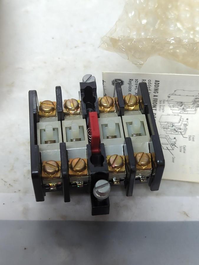 ALLEN BRADLEY,700-NA40,SERIES B FRONT DECK ASSEMBLY 4-POLE NOS