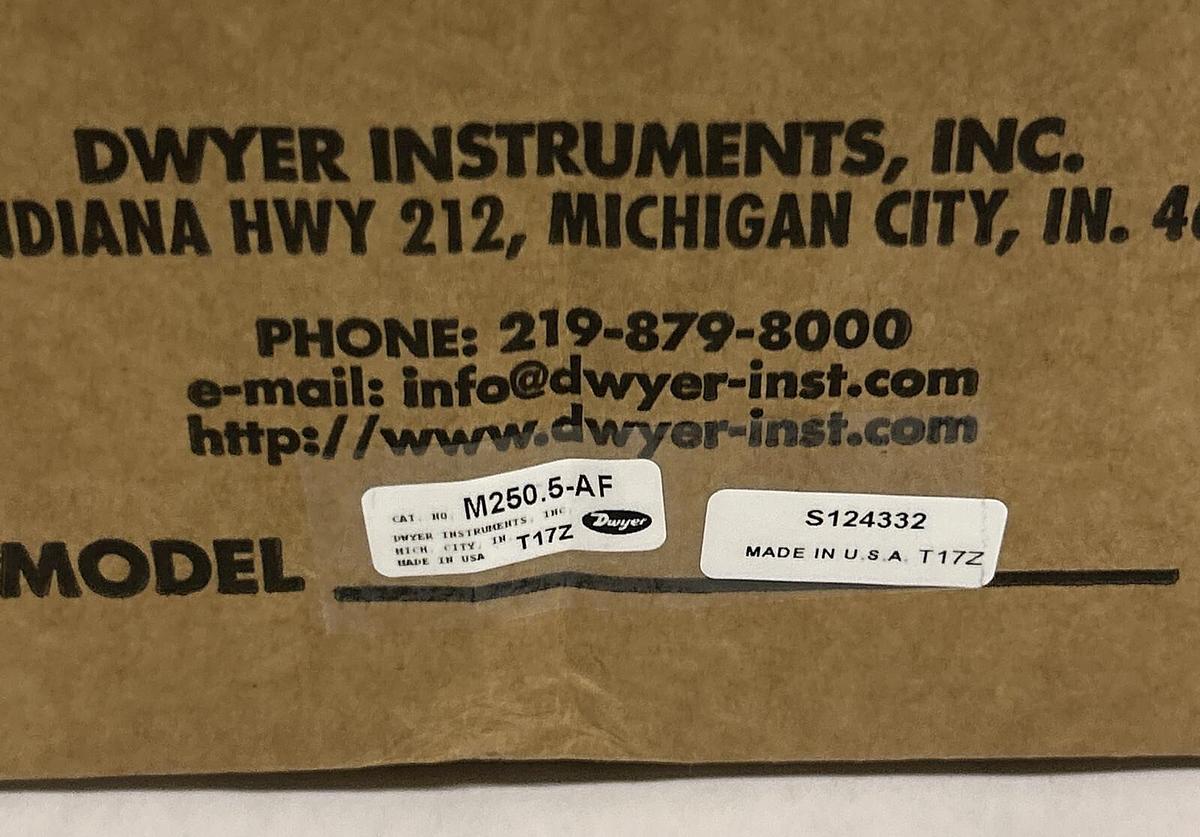Used DWYER,M250.5-AF,MANOMETER3-0-25 GAUGE NEW
