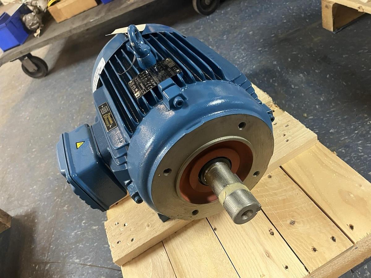 WEG,1ETEIF3IXP7.502E,MOTOR 7.5kW 10HP 500V 3PH IP55 132S 2940RPM
