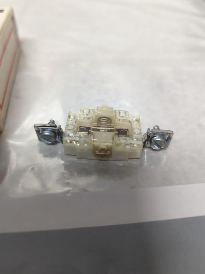 CUTLER HAMMER,D26MPF,RELAY POLE TYPE M NOS