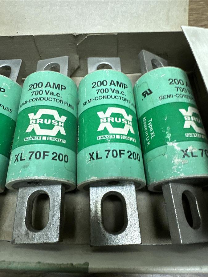 Brush,XL70F200,Fuse 200A 700V BOX of 4