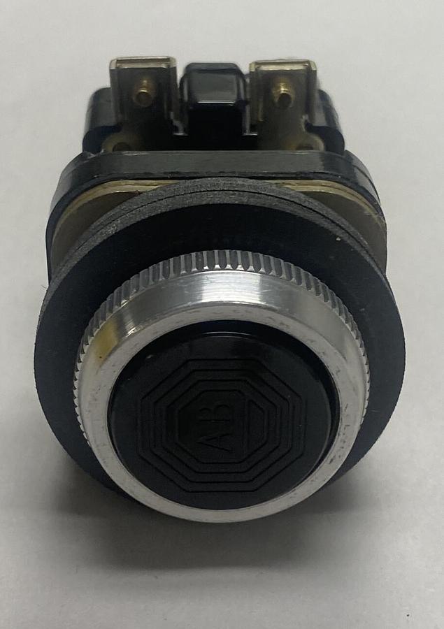 ALLEN-BRADLEY,800T-A2T,SER A PUSH BUTTON FLUSH HEAD BLACK NOS