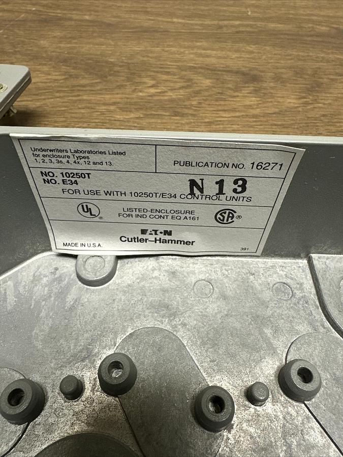 Eaton,10250TN13,Push Button Oil Tight Enclosure