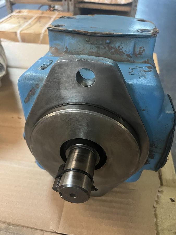 Used VICKERS,4520V-60A14-1BA20-283-B-90/0,HYDRAULIC VANE PUMP