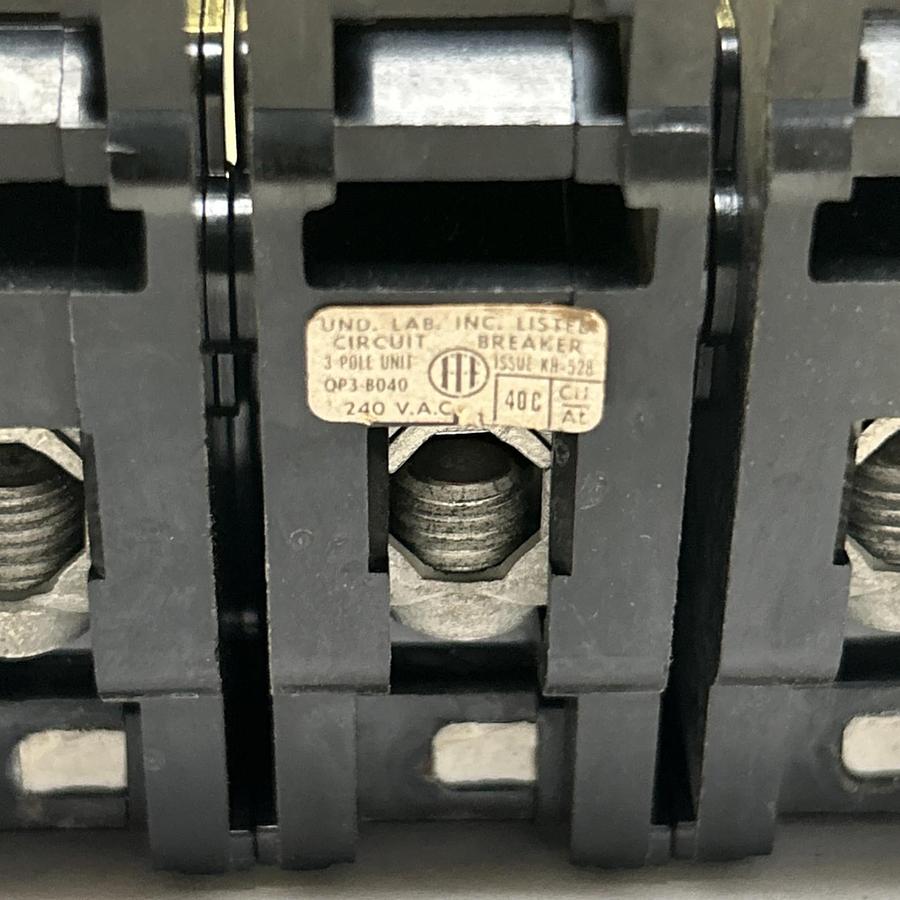 Used ITE,BQ3-B040,CIRCUIT BREAKER 40A 240V 3P LOT OF 3