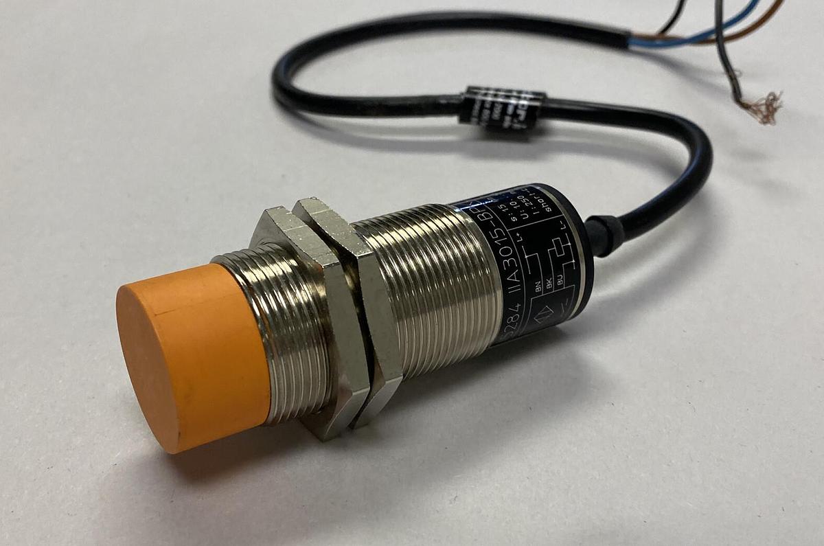 Used EFECTOR,IFM II5284 IIA3015-BPKG,INDUCTIVE SENSOR