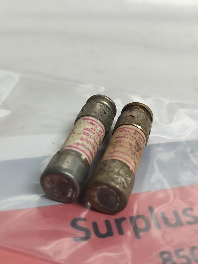 Used GOULD SHAWMUT,TR-1-6/10R,TRI-ONIC 1-6/10 AMP FUSE LOT OF 2 PRE-OWNED