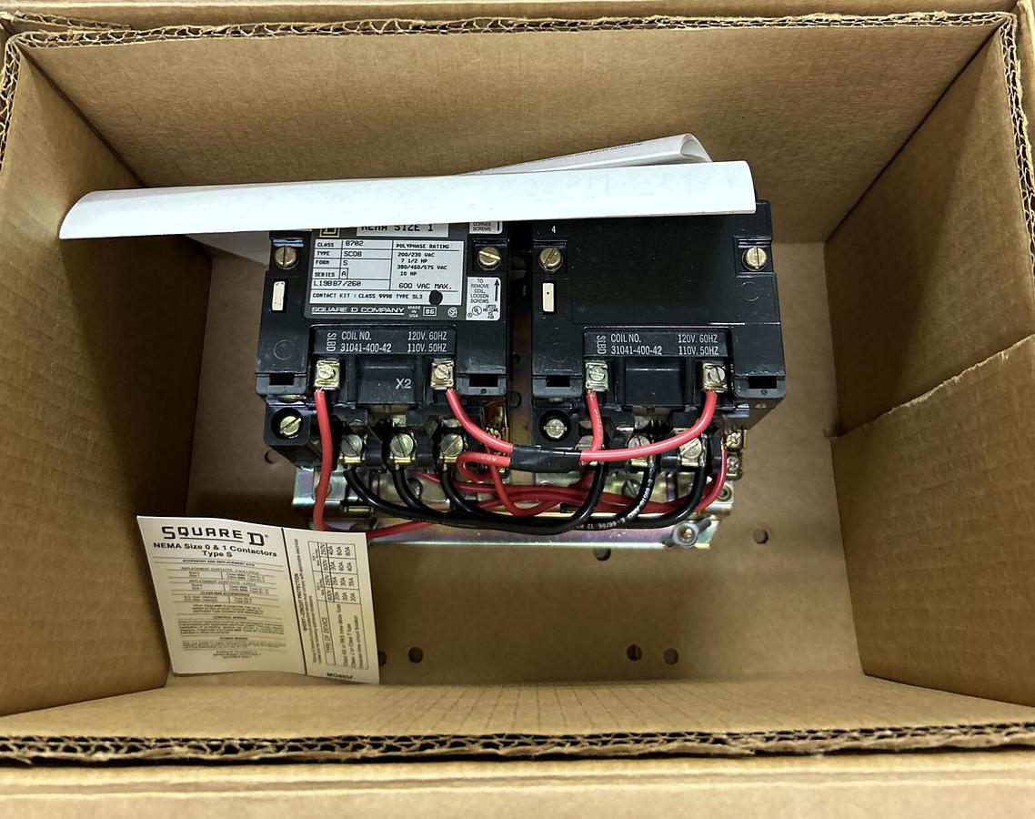Used SQUARE D,8702SCO8V02S,AC REVERSING MAGNETIC CONTACTOR SIZE 1 NEW
