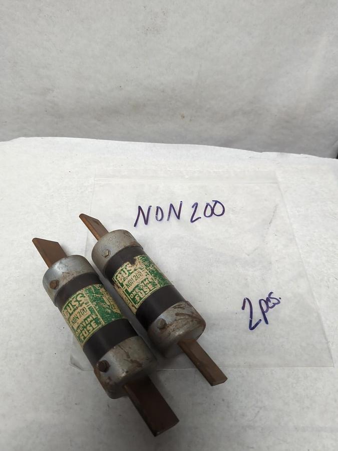 Used COOPER BUSSMANN,NON200,ONE-TIME 200 AMP FUSE LOT OF 2 PRE-OWNED