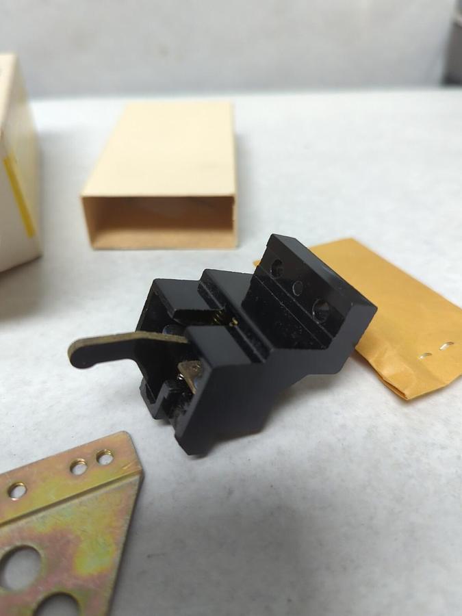 ALLEN-BRADLEY,895-A2M,SERIES A AUXILIARY CONTACT NOS