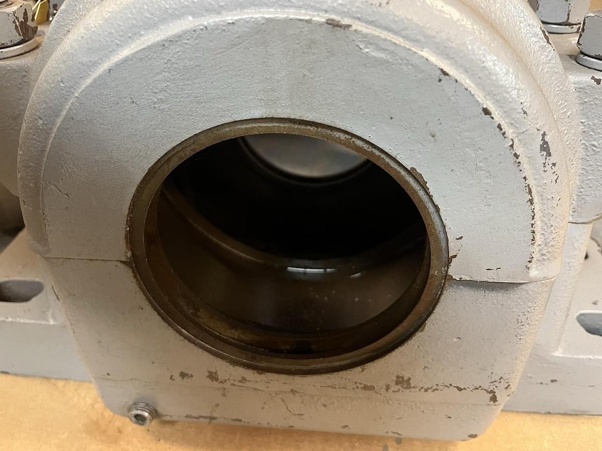 Used SKF,SAF-524N,PILLOW BLOCK BEARING HOUSING