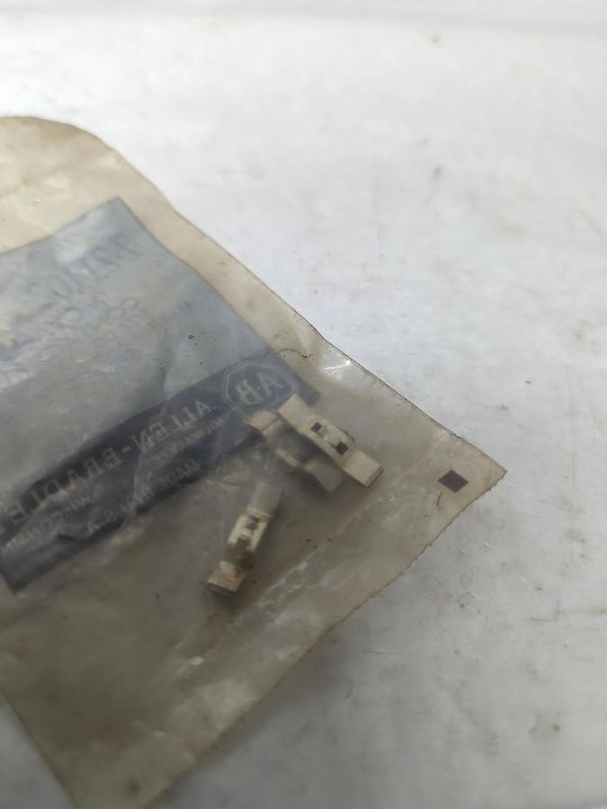 ALLEN BRADLEY,Z-21102,MOVABLE CONTACT KIT 3-POLE SIZE 00 SERIES K NOS